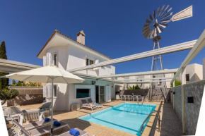 Accomoteleia Crystal Lagoon Villa